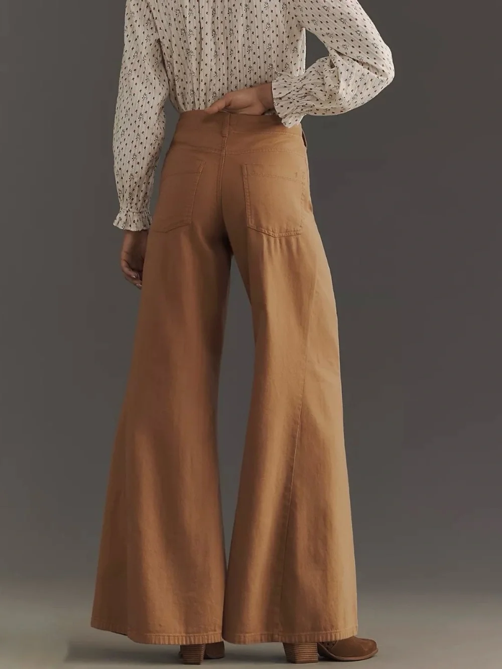 PILCRO Mid-Rise Wide Flare Adi Pants in Cognac - Picture 2 of 9